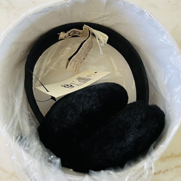 UGG AUSTRALIA Solid Black Sheepskin Earmuffs - Picture 9 of 10